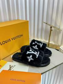 Picture of Louis Vuitton Slippers _SKULVsz35-39mnq1118517